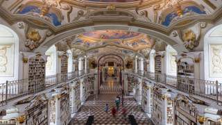 Stift Admont - Die Bibliothek im Stift Admont beherbergt 70.000 Bücher – sie ist die größte Klosterbibliothek der Welt. Foto: Iris Kürschner
