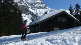 Skitourengeher von Hütte am Gamsfuß im Kleinwalsertal