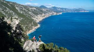 Steilküste im Osten Sardiniens