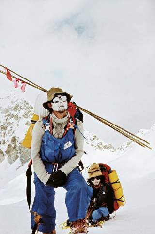 Kurtyka mit Alex McIntyre 1981 am Makalu (8485 m)